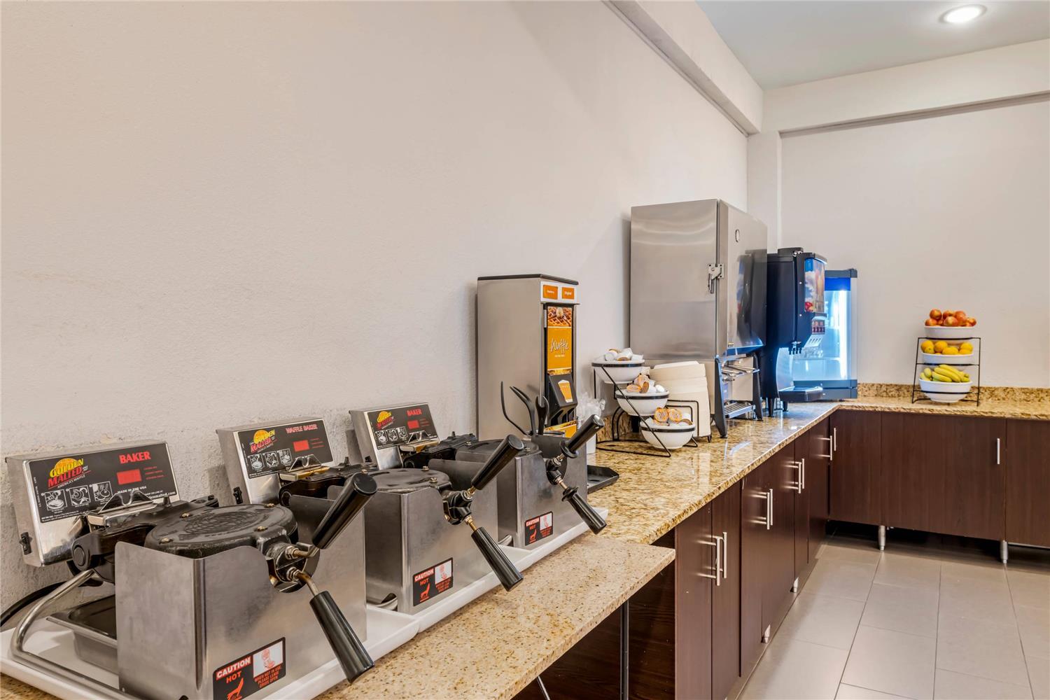 Comfort Inn MSP Airport - Mall Of America 35/43
