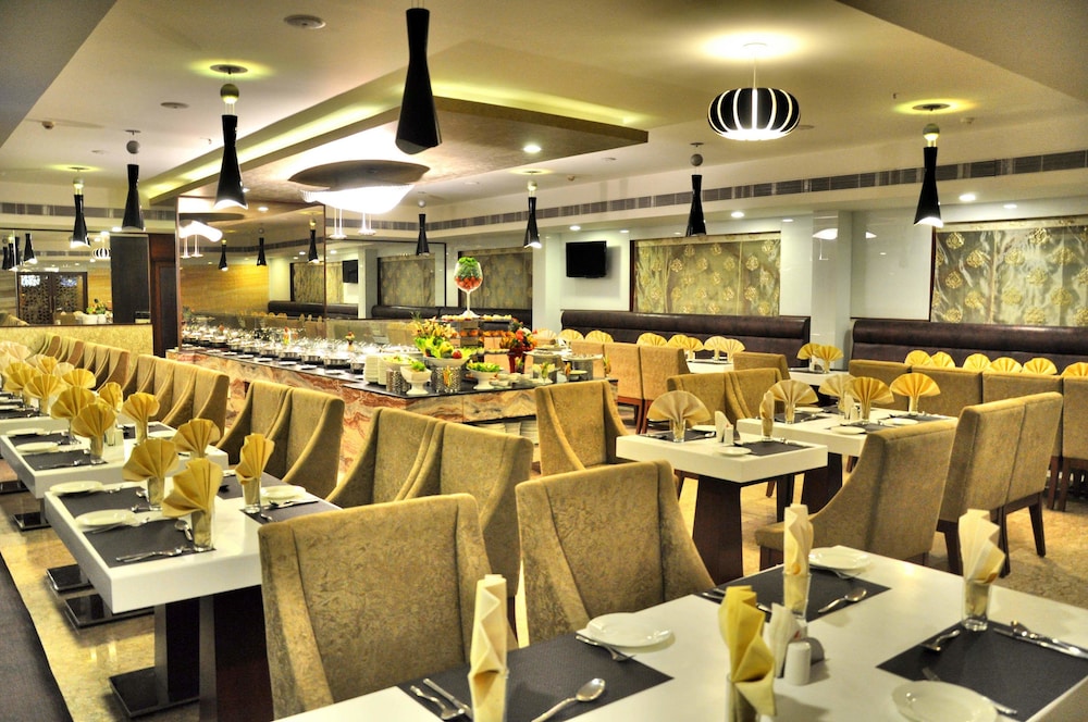 HOTEL RAJ PARK(FORMELY -RAMADA RAJ PARK INN) 50/63