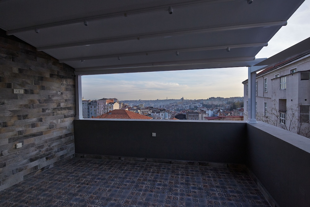 Arart Hotel photo4