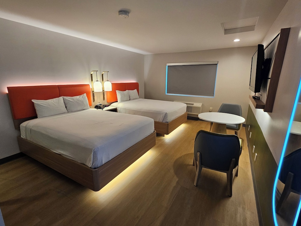 Upgrade, 2 Queen Beds