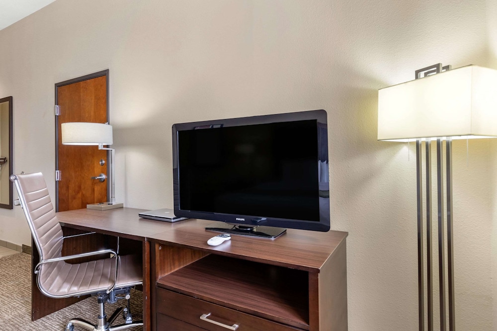 Comfort Inn Suites Lakeside 30/37