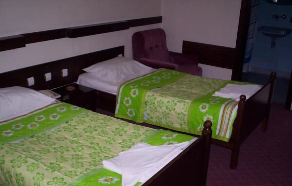 Yakut Hotel 34/50
