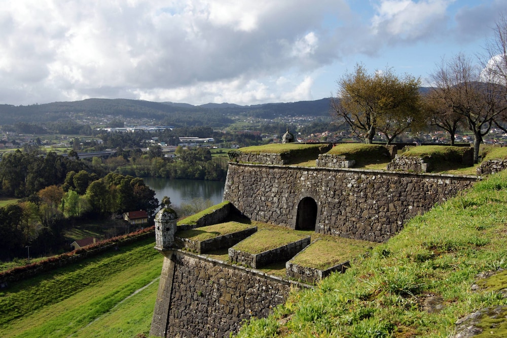 POUSADA DE VALENCA DO MINHO – SAO TEOTONIO 61/67