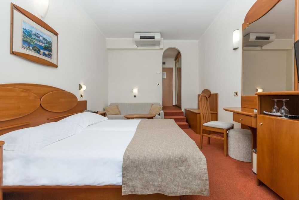 Villa Galijot Plava Laguna 7/50