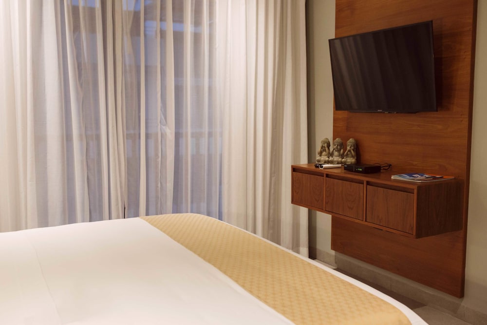 IT Boutique Hotel and Restaurant 34/73