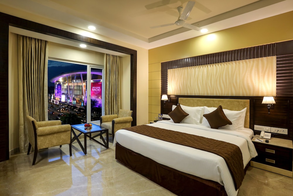 DELUXE, DOUBLE BED