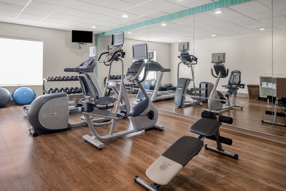 Holiday Inn Express Suites Graham 34/50