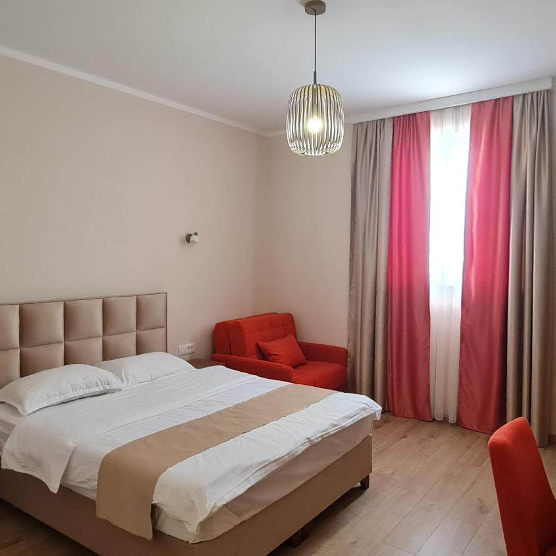 Hotel Laguna 10/72