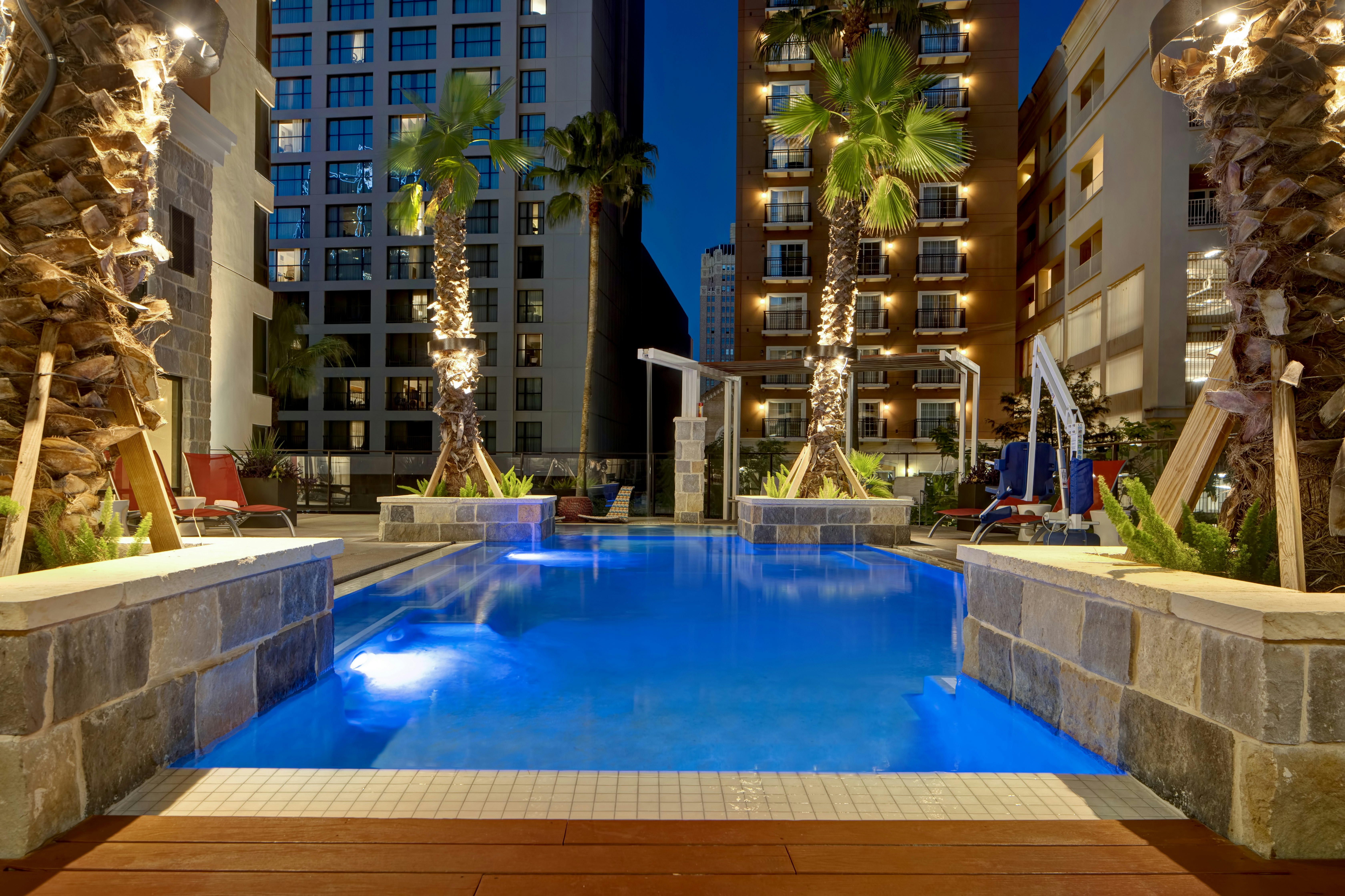 Hampton Inn & Suites San Antonio Riverwalk 77/77