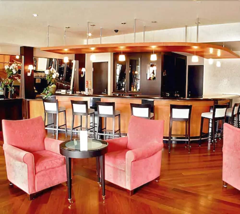 Le Cantlie Suites Hotel 46/56