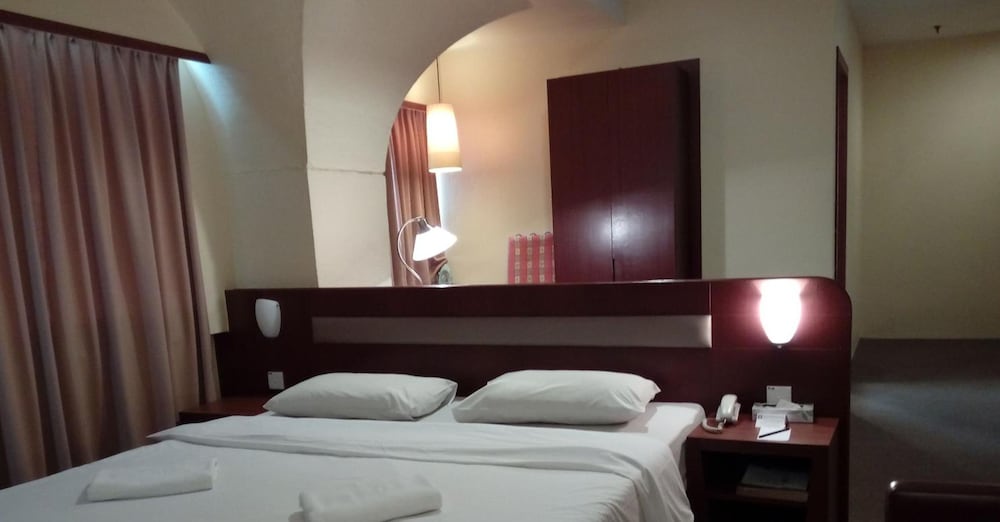 MUAR TRADERS HOTEL 15/26
