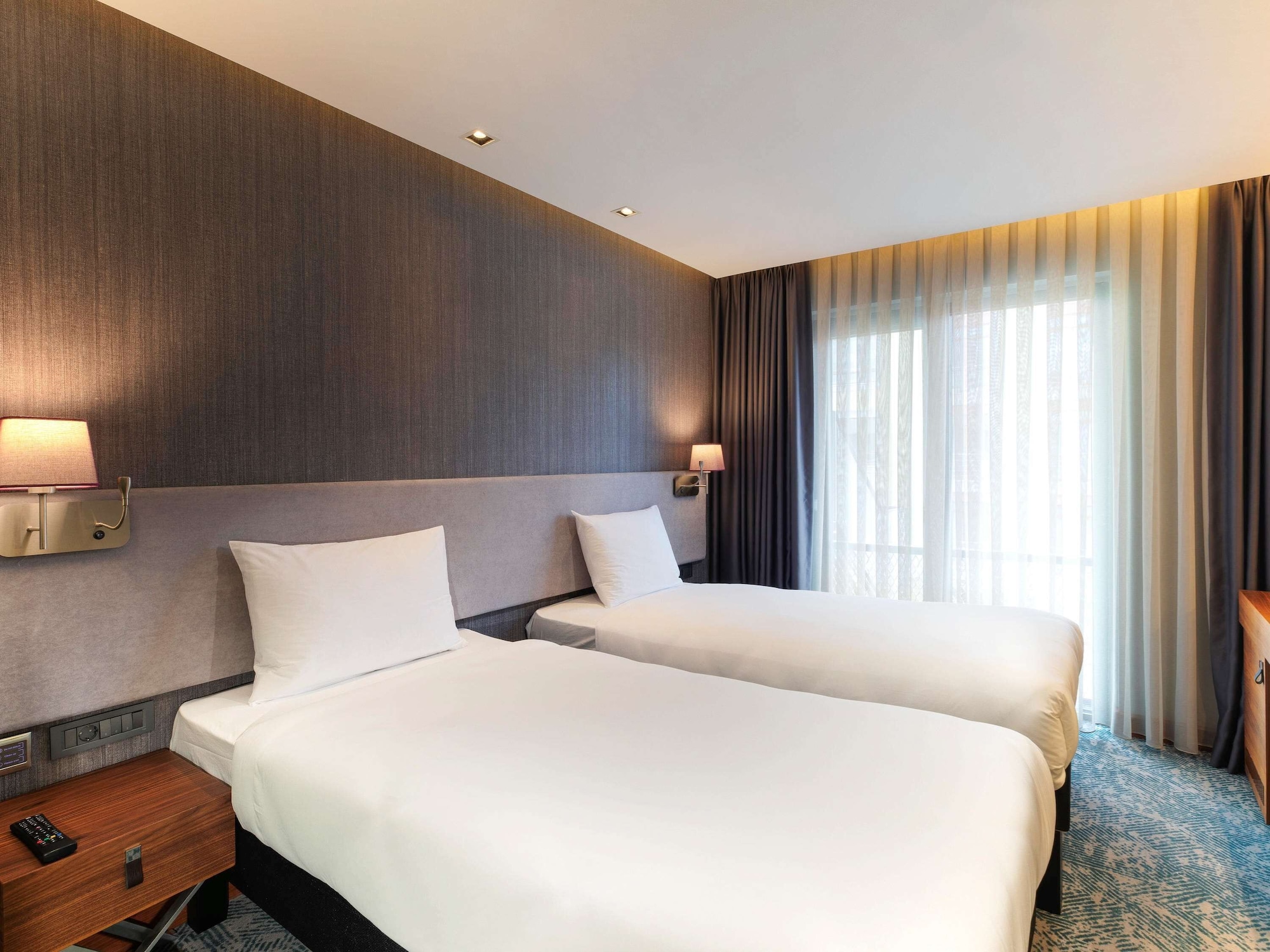 STANDARD, TWIN BEDS