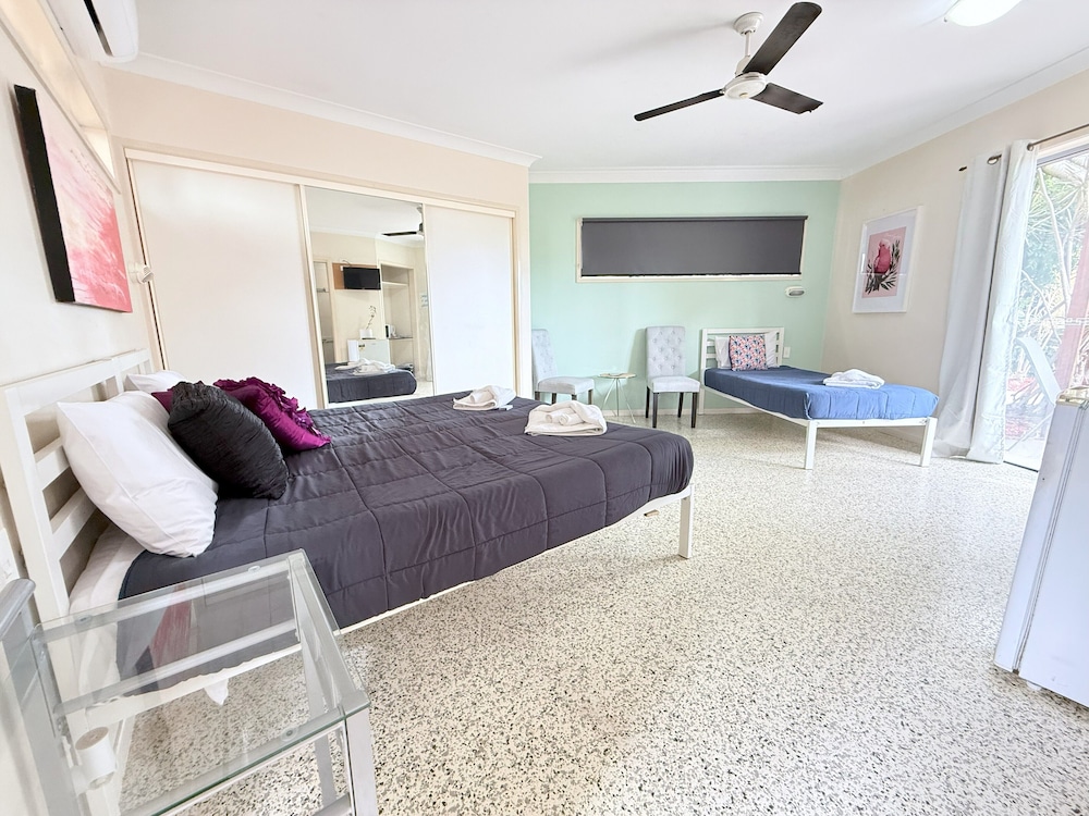 Emu Park Beach Resort 15/63