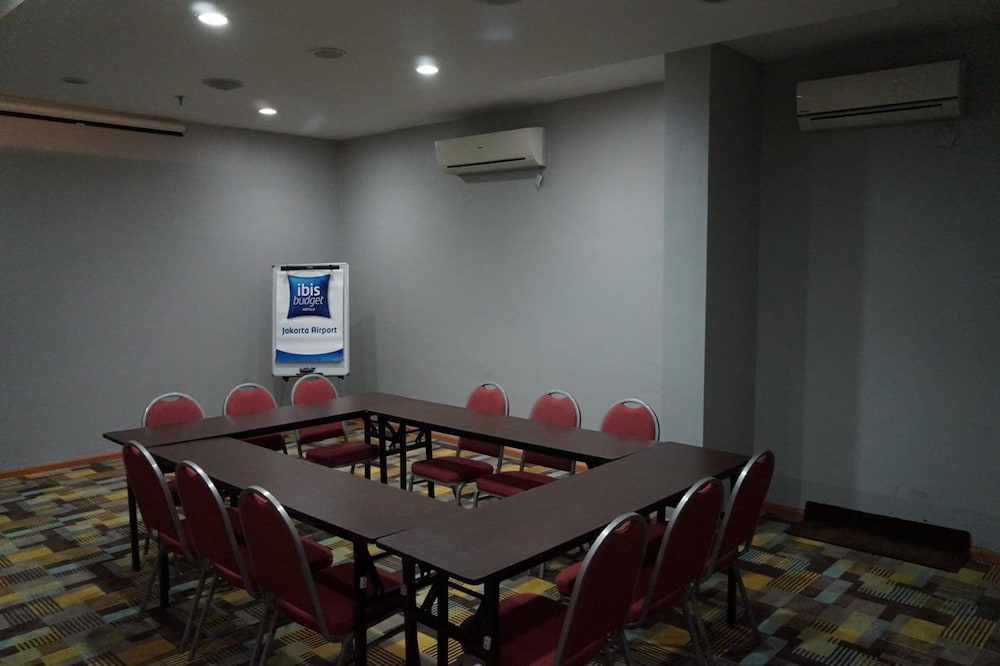 Ibis Budget Jakarta Airport 45/54