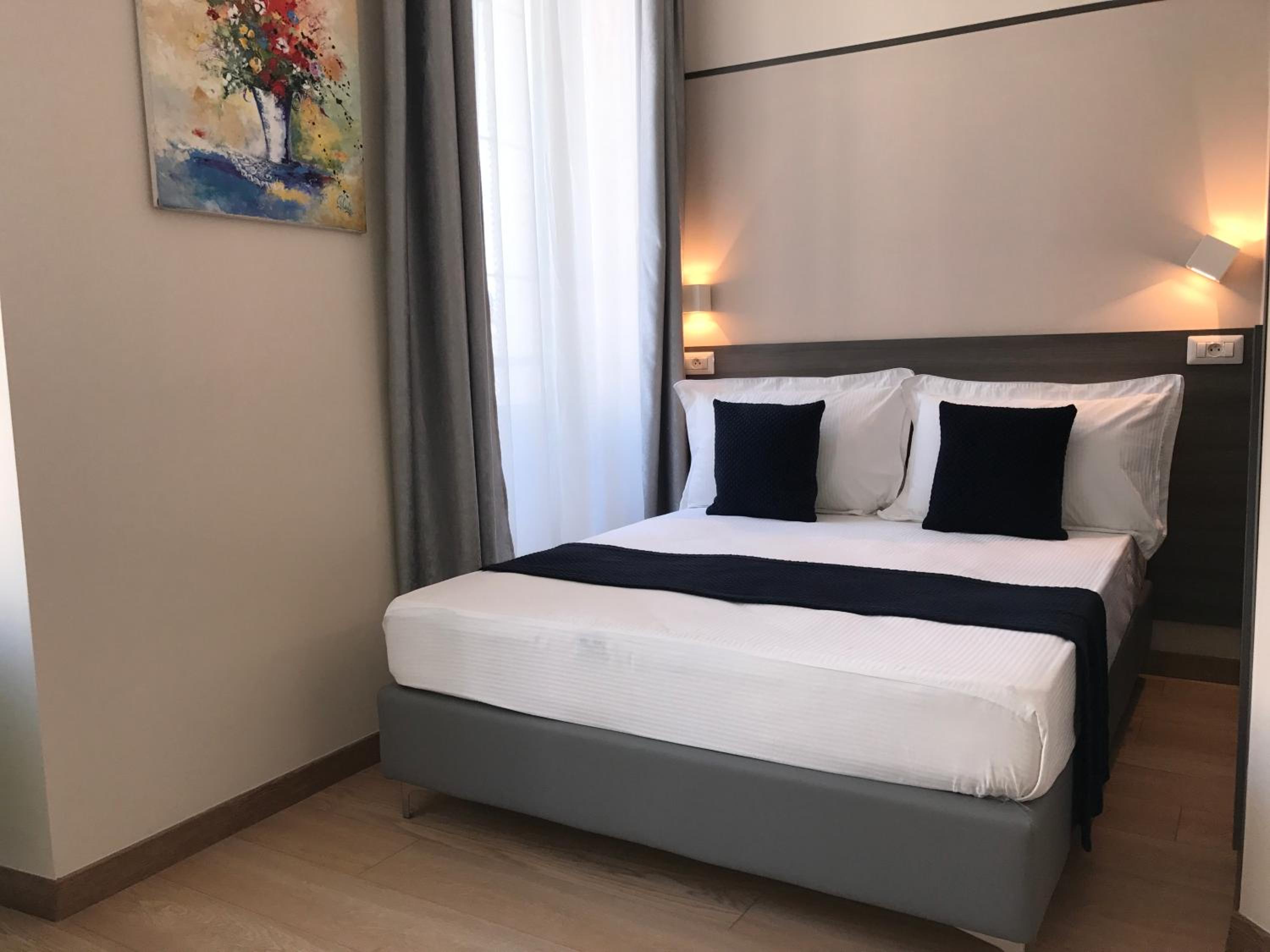 Room, Double Bed, Street View, Balcony