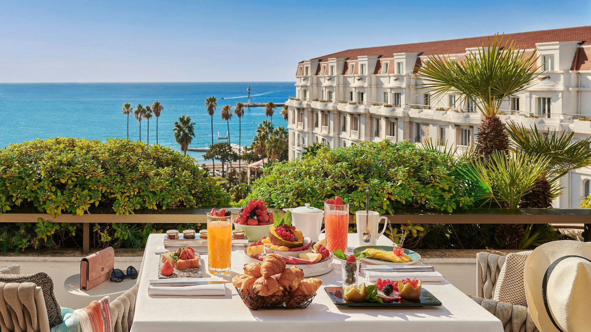 Hotel Barriere Le Gray D Albion Cannes 51/75