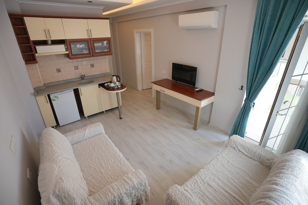 Cekmen Hotel 25/80