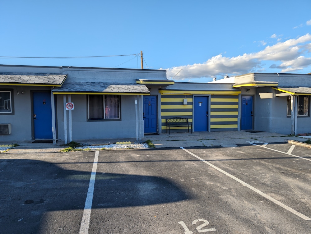 Belle-Aire Motel 47/58