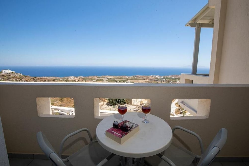 Erato Apartments Santorini 4/75