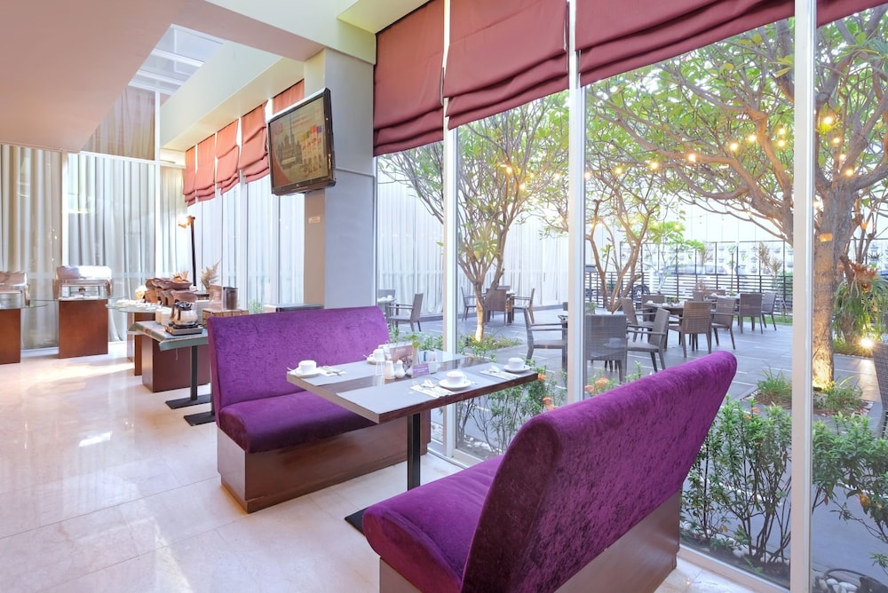 Quest Hotel Simpang Lima Semarang 32/60