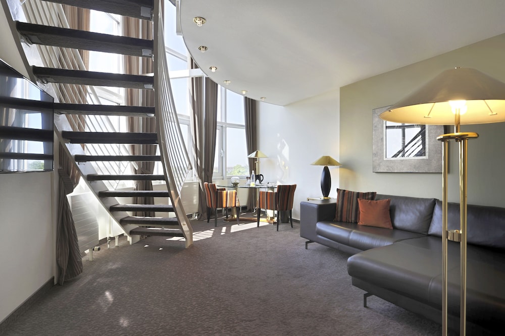 Lindner Hotel Dusseldorf Airport, part of JdV by Hyatt 48/75