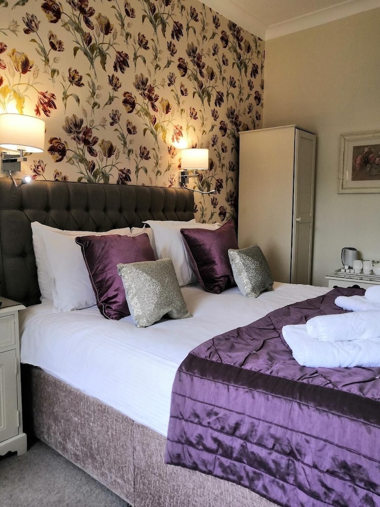 Compact, Double Bed