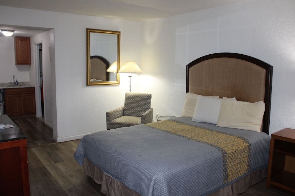 غرفة ديلوكس مفردة بسرير كوين، ANS Inn & Suites 9/10