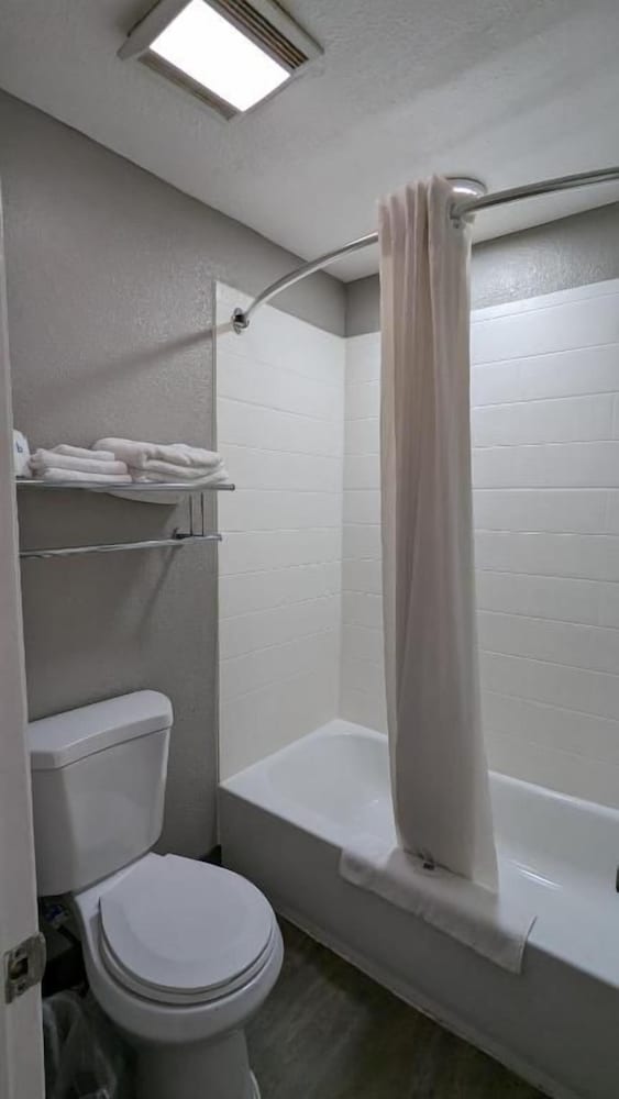 Motel6 Nashua, NH - South 43/55