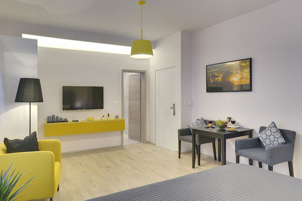 D&A Center Apartments 22/43