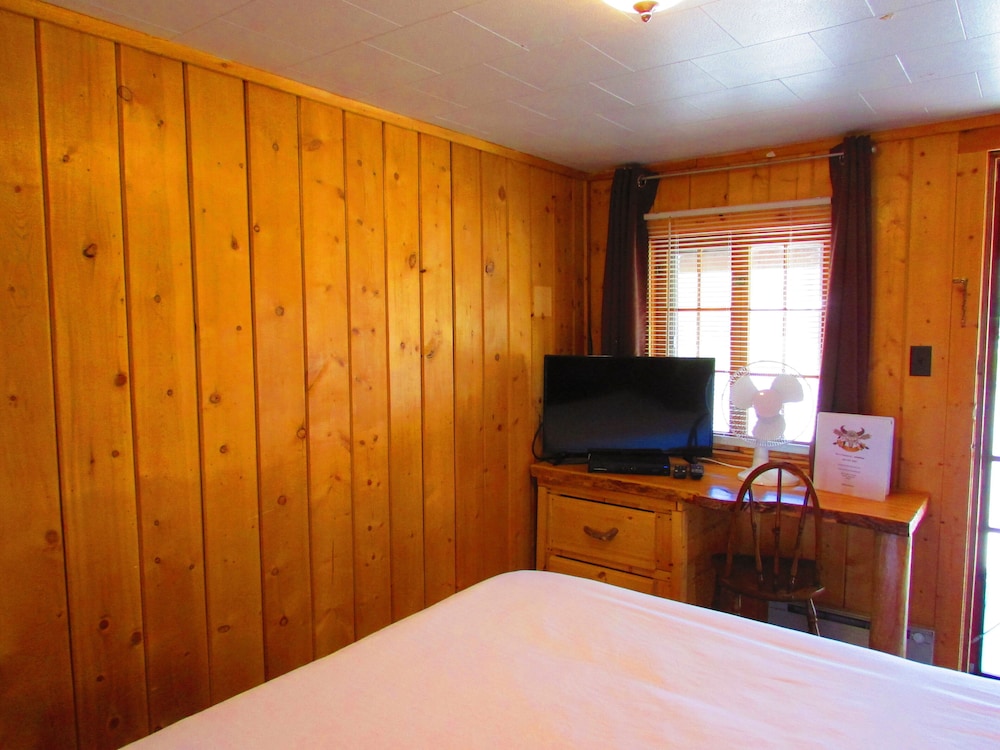 Chinook Winds Motel 29/76