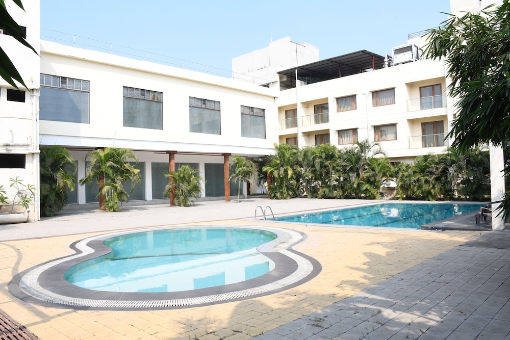 Pushpak Resort 64/67