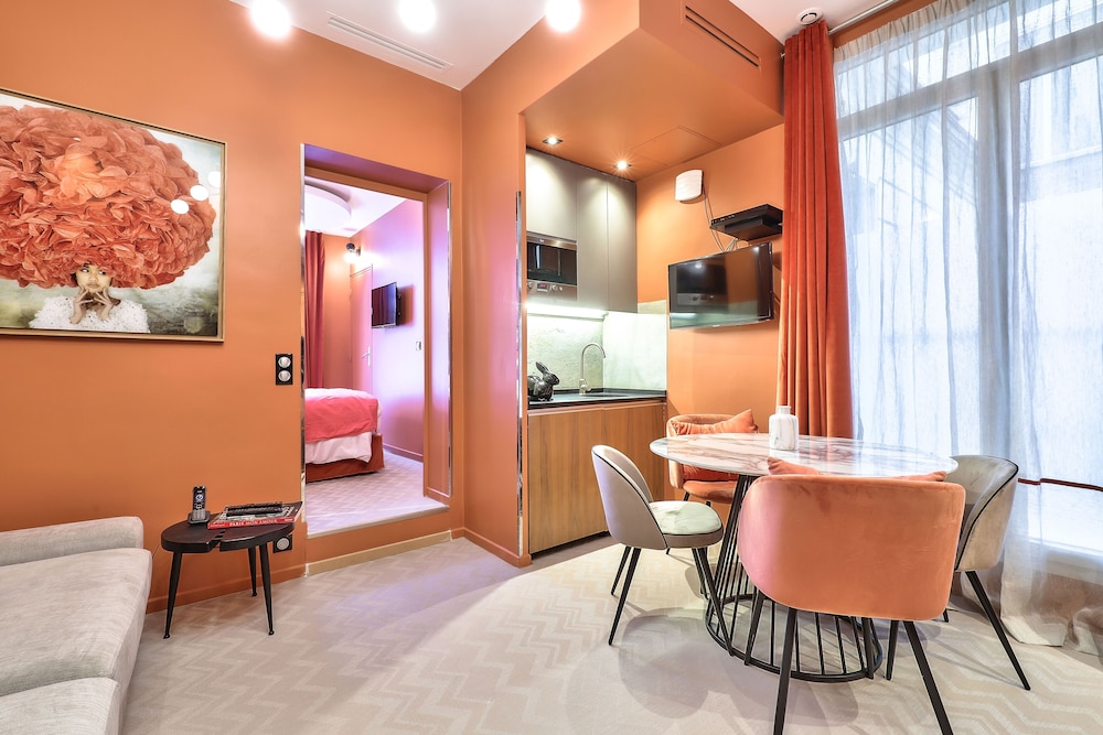 Hotel 33 Marbeuf 35/50