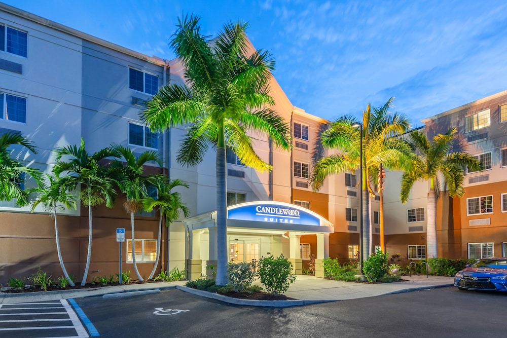 Candlewood Suites Fort Myers - Sanibel Gateway, an IHG Hotel