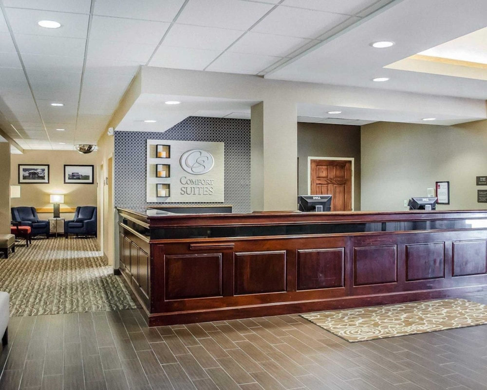 Comfort Suites Downtown Carlisle 8/37