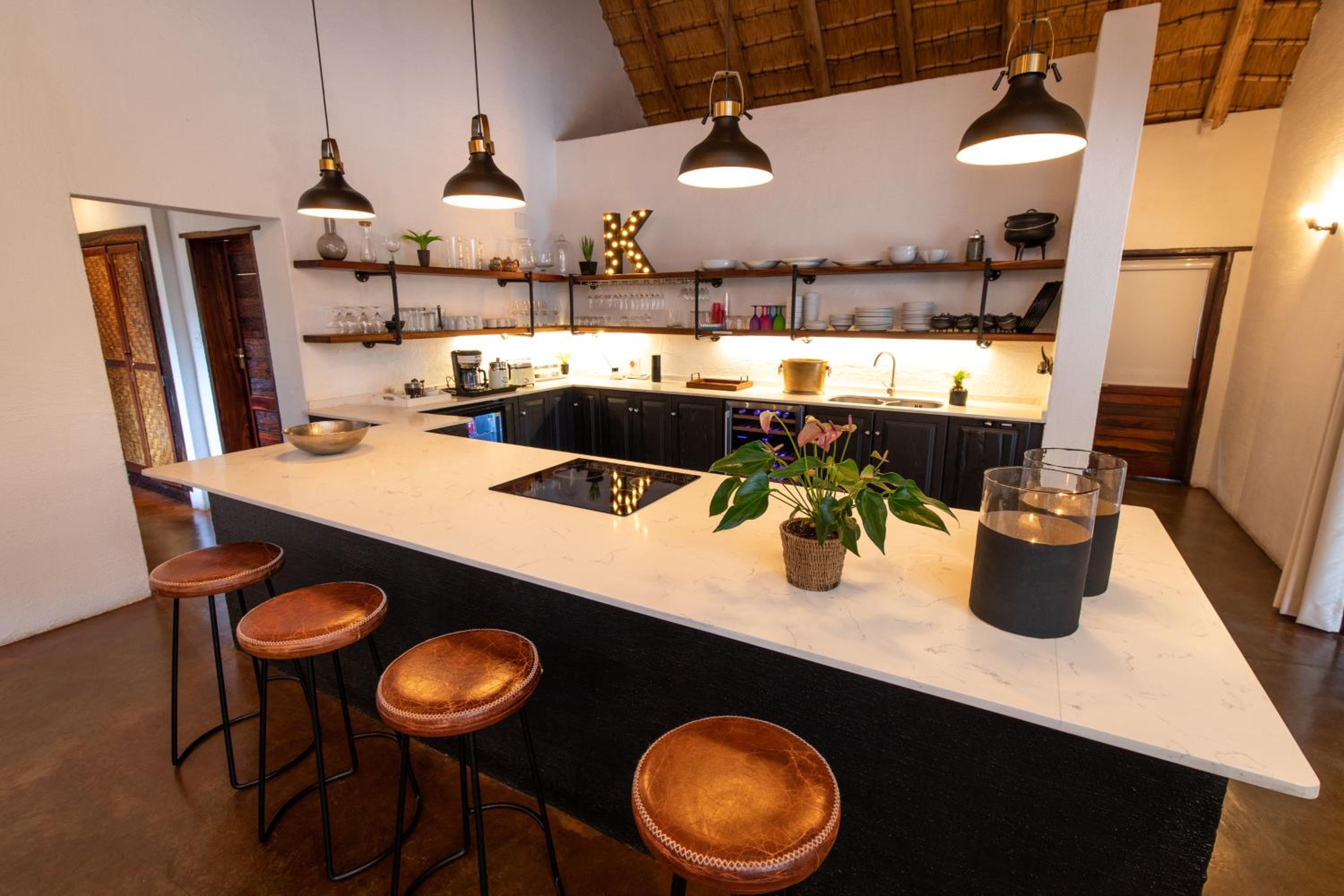 Kingly Bush Villa 24/36