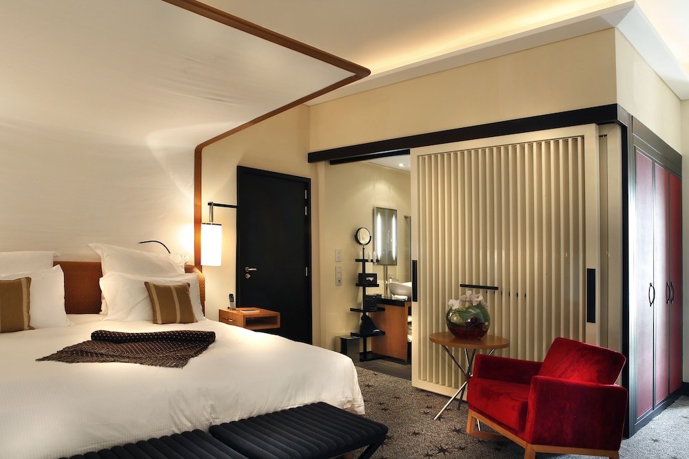 Five Seas by Inwood Hotels 17/60