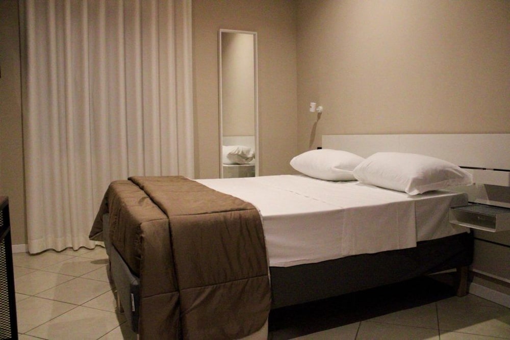 BUSINESS HOTEL 11/35