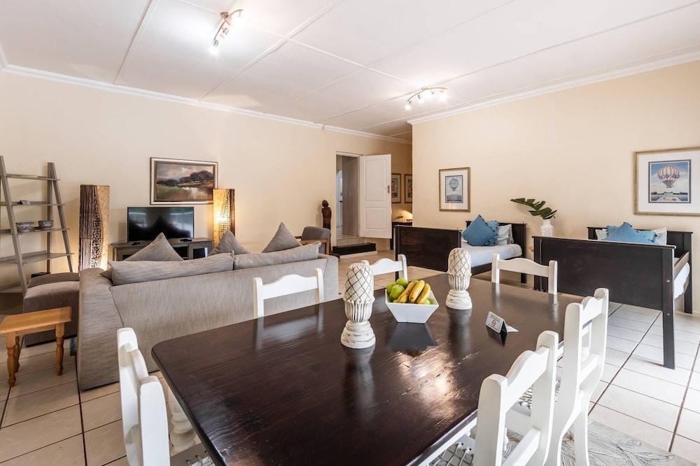 Oliver's Bed and Breakfast 38/49