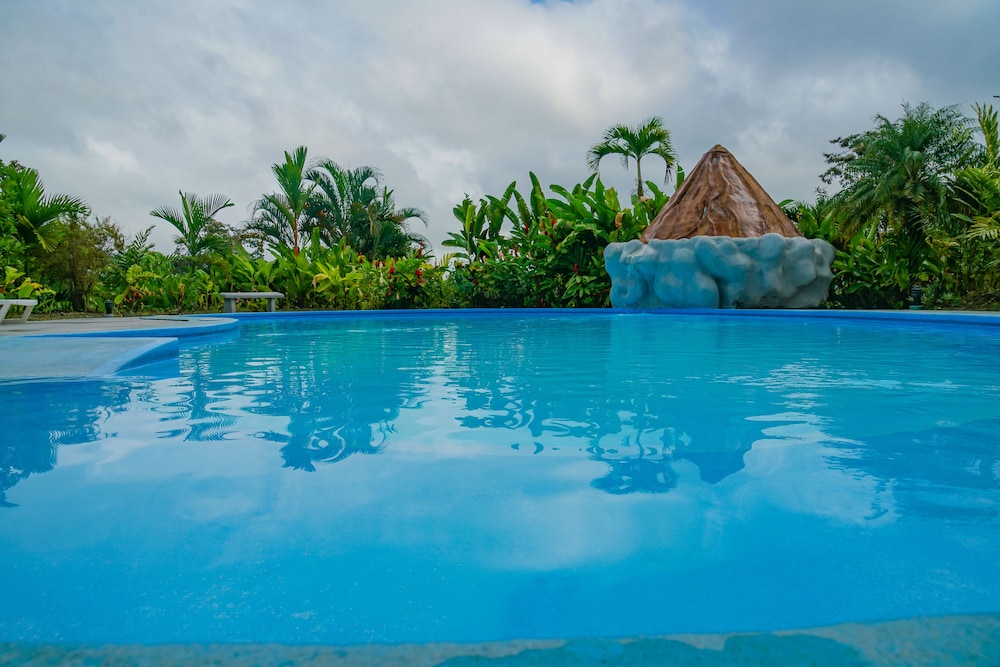 Arenal History Inn 42/46