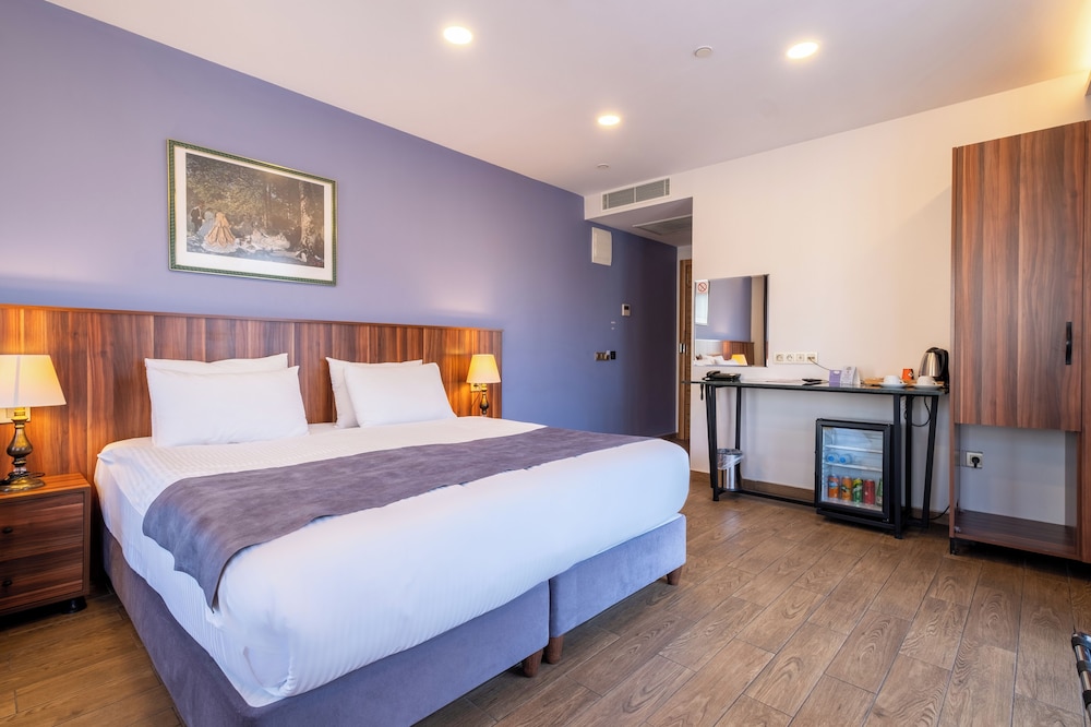 La Wisteria Boutique Hotel 11/66