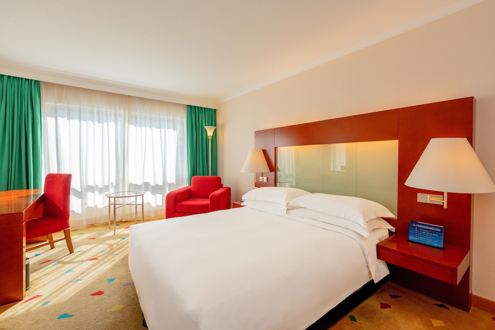 Grand Skylight Hotel Royal 16/34
