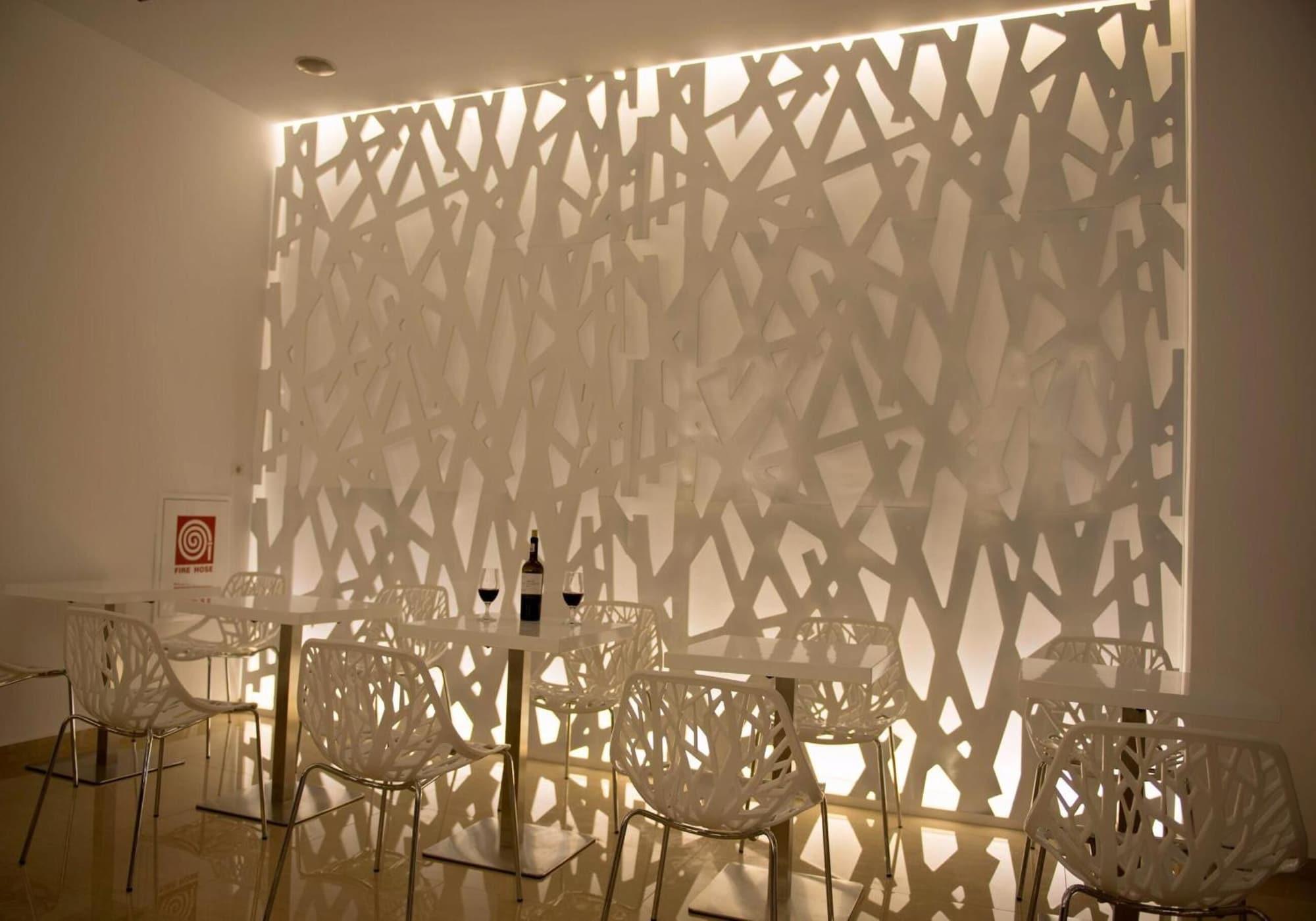 Bianco Hotel 45/49
