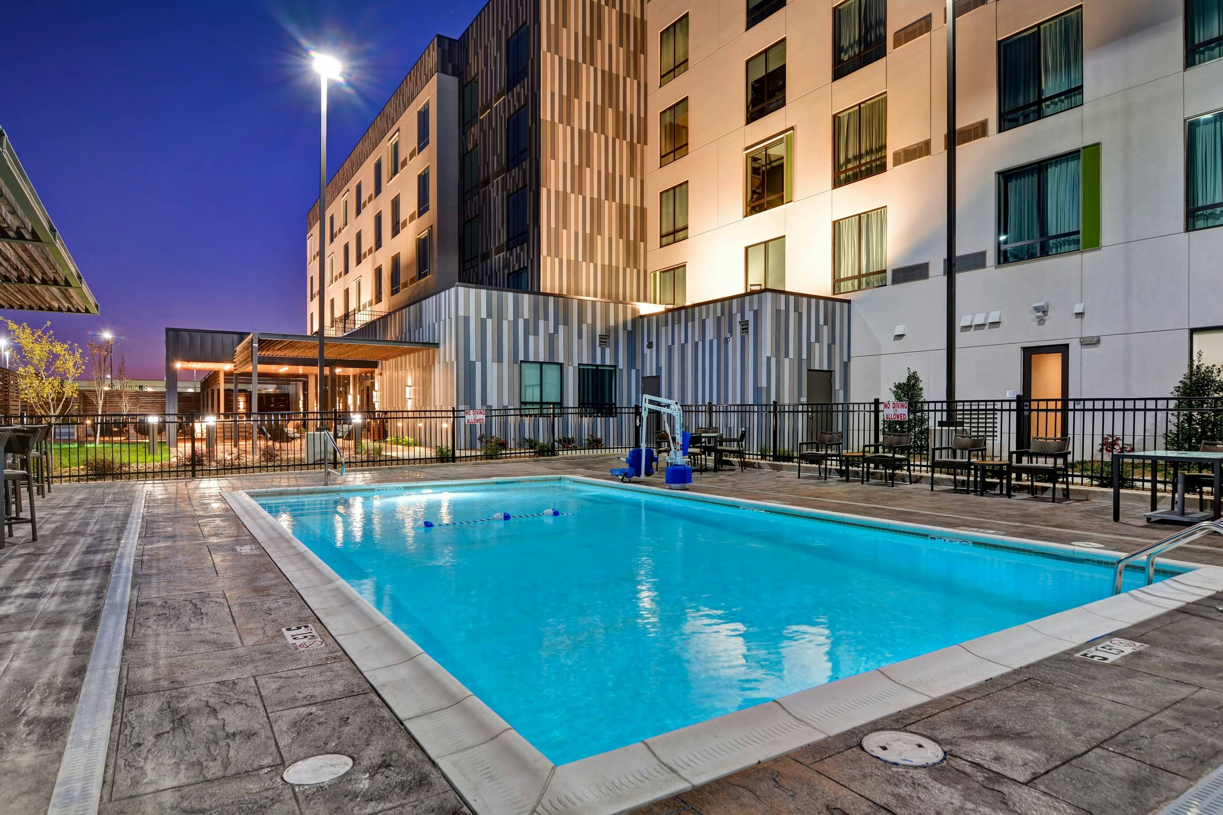 Courtyard by Marriott Bentonville Rogers Promenade 27/27