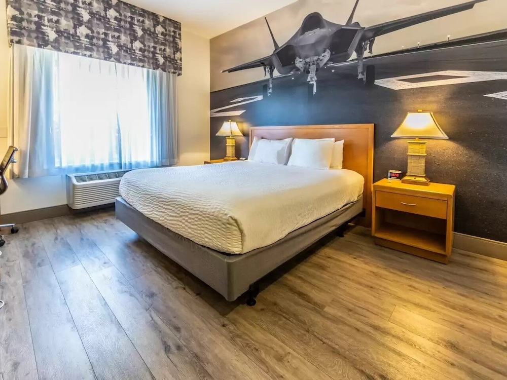 Standard, King Bed, Accessible