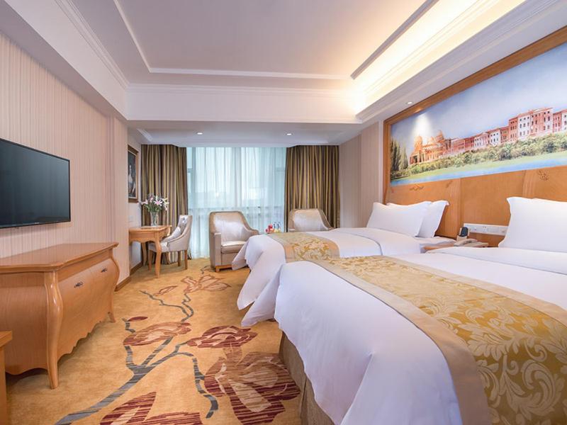 Vienna Hotel (Zhongshan Tanzhou) 24/42