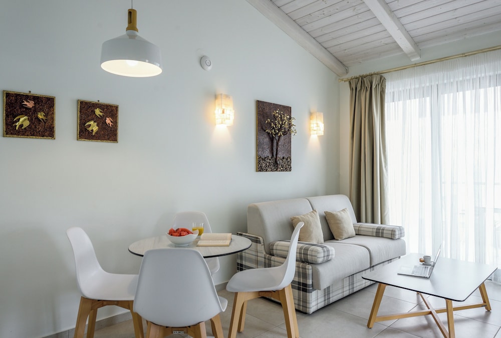 Elpiniki Luxury Apartments 41/66
