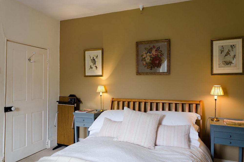 Heron House Bed &amp; Breakfast 5/23