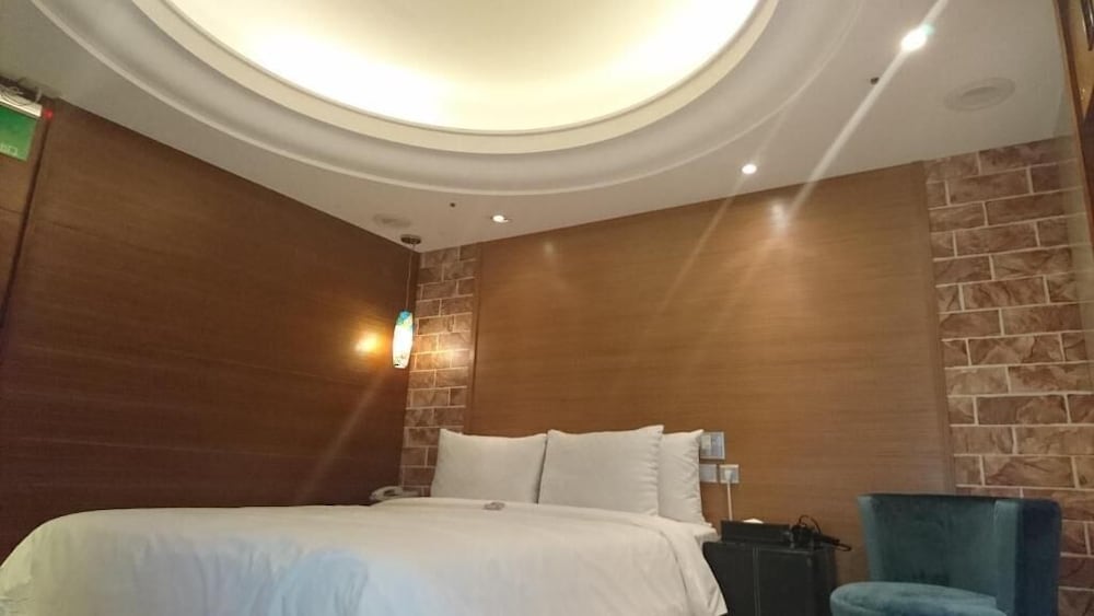 Burgary Hotel 23/50