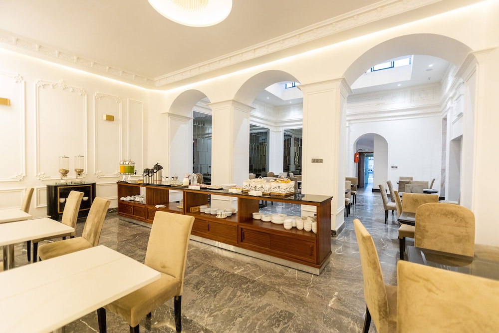 Hotel Majestic 50/54
