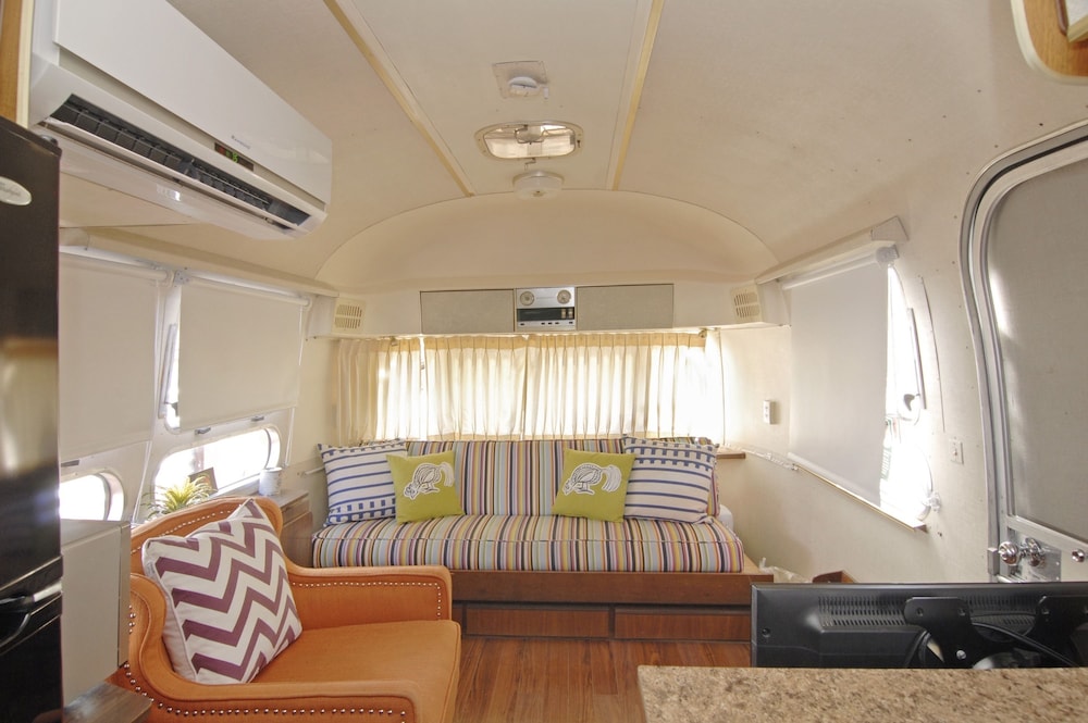 Palm Canyon Hotel and RV Resort 50/73